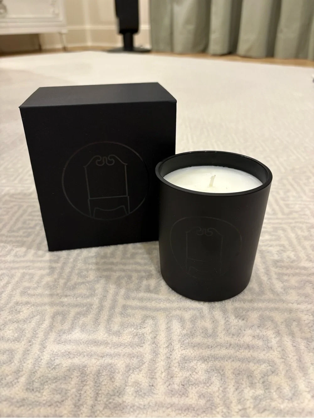 Black Scented Candle in Matte Glass –